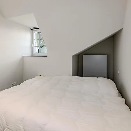 Southampton 0302 Met Garage