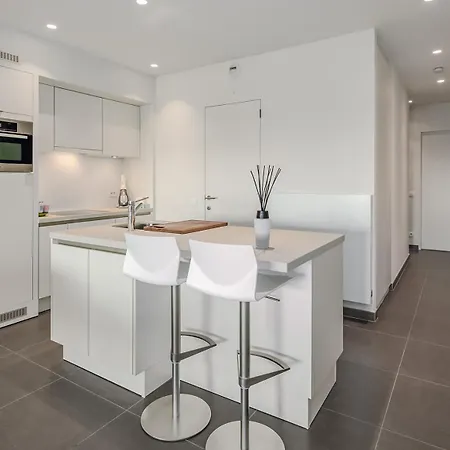 Southampton 0302 Met Garage Nieuwpoort