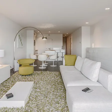 Southampton 0302 Met Garage